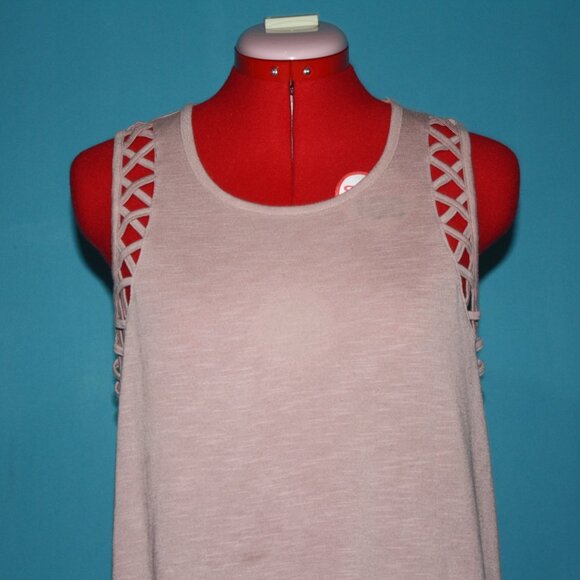 Pink Flowey Tank - Picture 2 of 2